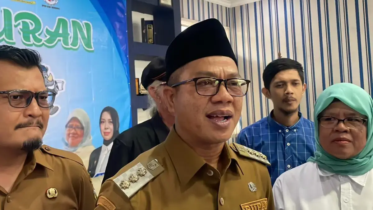 Satu Tahun Kepemimpinan, Bupati Bandung Klaim 70 Persen Program Terealisasi Meski TKD Turun HPN ke-80 Bupati Bandung Ajak Insan Pers Percepat Transformasi Digital, Siapkan Peningkatan Kapasitas