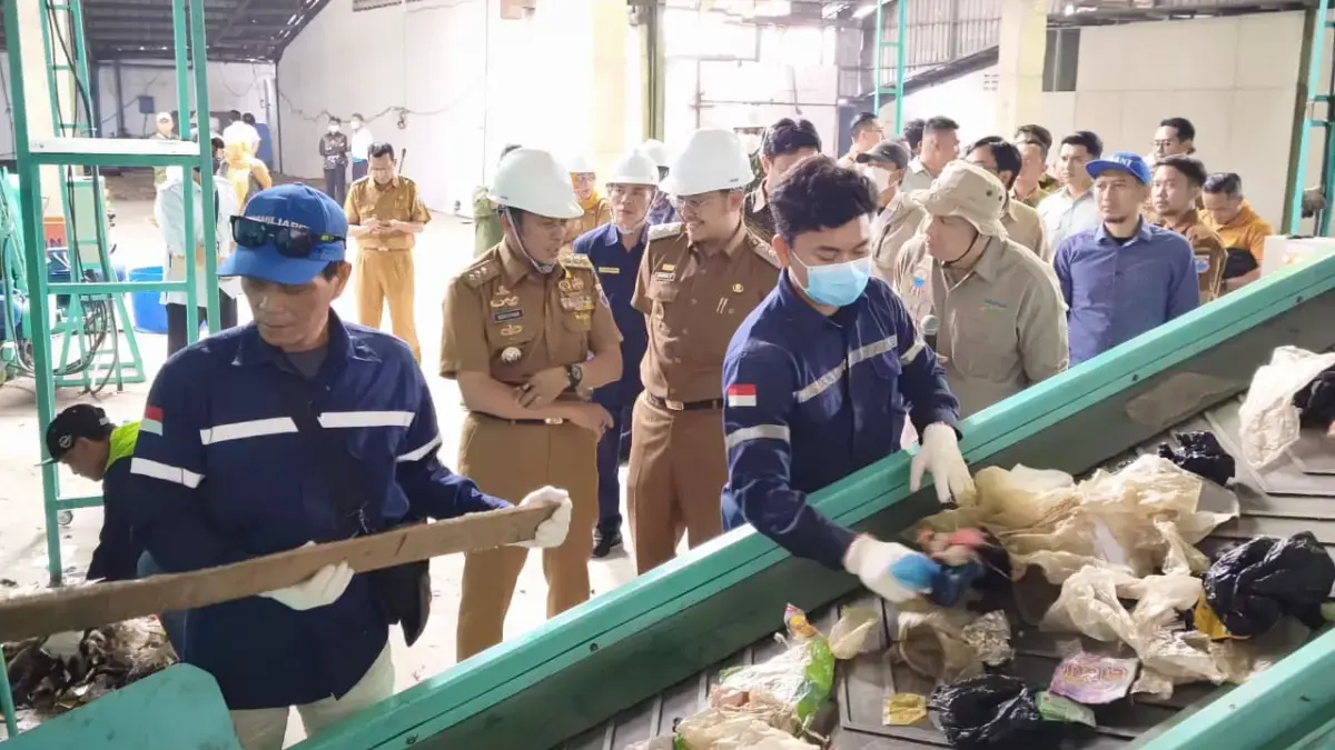 TPST Utama Cimahi Selatan Resmi Beroperasi, Targetkan Sampah Tak Lagi Dibuang ke TPA TPST Utama Cimahi Selatan Resmi Beroperasi, Targetkan Sampah Tak Lagi Dibuang ke TPA
