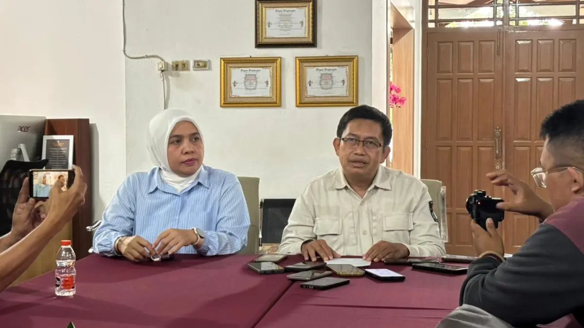 KPU Kota Bogor Pastikan Seluruh Fasilitas Negara Habibi Zaenal Telah Ditarik Komisi Pemilihan Umum (KPU) Kota Bogor saat memberikan pernyataan sikap terkait pemberhentian permanen