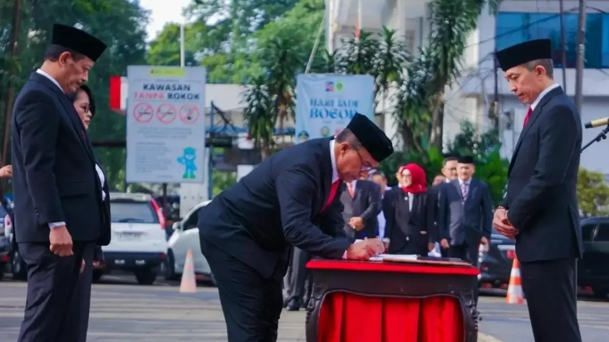 Dedie-Jenal Lakukan Rotasi Mutasi 245 Pejabat di Pemkot Bogor Dedie-Jenal Lakukan Rotasi Mutasi 245 Pejabat di Pemkot Bogor