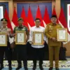 Bupati Bogor Rudy Susmanto Terima Penghargaan Brevet Kehormatan Paspampres 