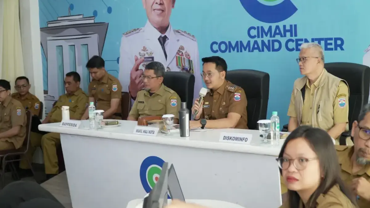 Wakil Wali Kota Cimahi, Adhitia Yudhistira saat Menghadiri Forum Diskominfo 2026 di Command Center Pemkot