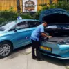 Armada taksi listrik mulai melayani masyarakat di Kota Bandung. (son)