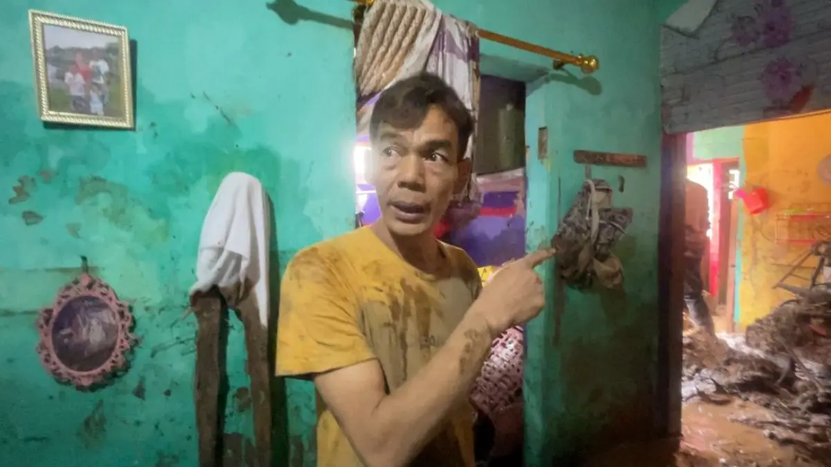 Diterjang Banjir Seleher, Dua Warga Bojong Keusik Majalaya Ungkap Detik-detik Selamatkan Keluarganya