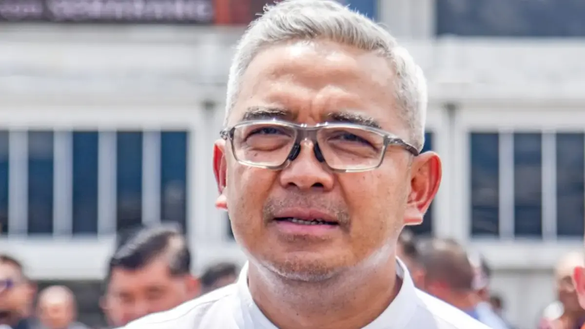 Target Nasional 8 Persen, Farhan Siapkan Bandung Jadi Motor Pertumbuhan Wali Kota Bandung Muhammad Farhan saat melakukan agenda kunjungan kerja. Foto: Dimas Rachmatsyah / Jabar Ekspr