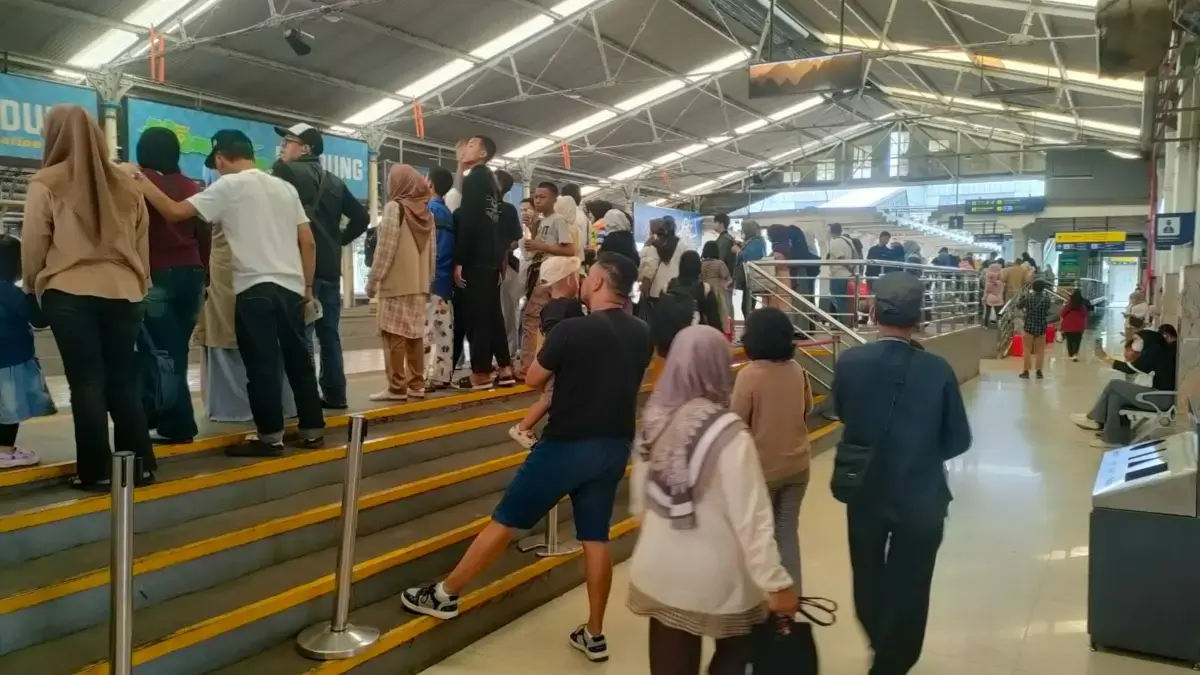 Jelang Libur Imlek, 37 Ribu Tiket Kereta Api Daop 2 Bandung Ludes Terjual Jelang Libur Imlek, 37 Ribu Tiket Kereta Api Daop 2 Bandung Ludes Terjual