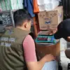 Minimalisir Kecurangan, UPTD Metrologi Legal Tera Ulang Timbangan Pedagang di Pasar Cimindi