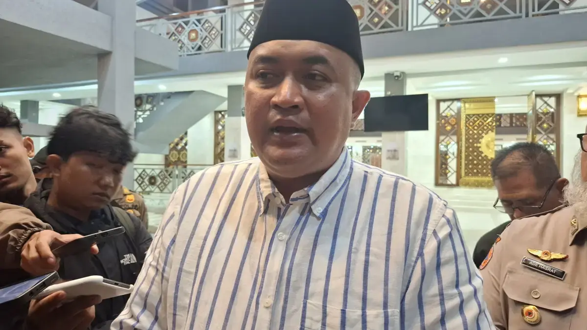 Stadion Pakansari Diterjang Angin Kencang hingga Plafon Roboh, Bupati Bogor Pastikan Tetap Beroperasi Stadion Pakansari Diterjang Angin Kencang hingga Plafon Roboh, Bupati Bogor Pastikan Tetap Beroperasi