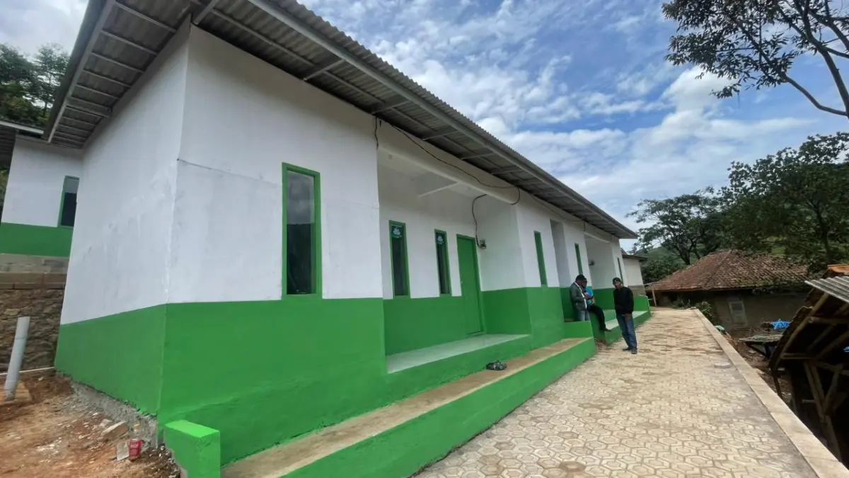 Rumah Relokasi Korban Longsor Arjasari Rampung, Warga Bisa Istirahat Tenang Korban terdampak longsor di Kampung Condong, Desa Wargaluyu, Kecamatan Arjasari, kini mulai menempati rumah