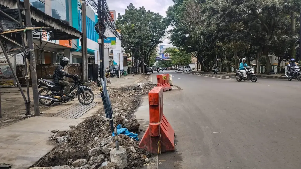 Rp300 Miliar untuk Perbaikan Jalan Bandung: Solusi Permanen atau Tambal Sulam Skala Besar?