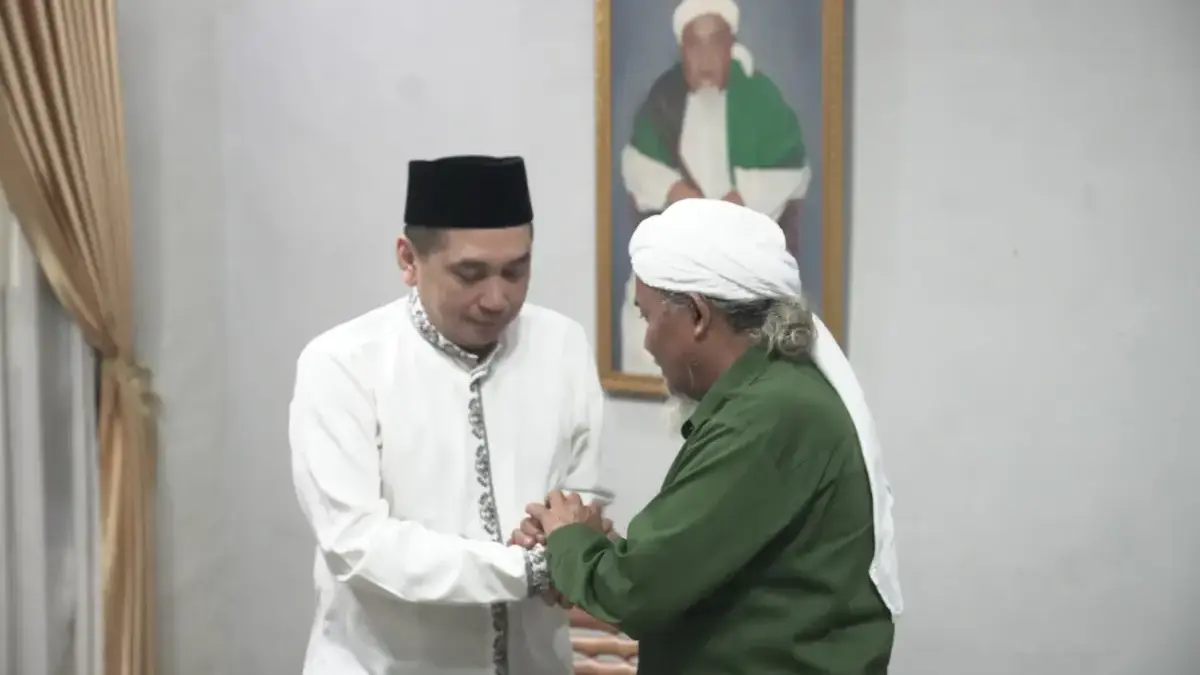 Wakil Ketua Umum DPP Partai Persatuan Pembangunan (PPP) Agus Suparmanto saat menemui ulama di Jabar