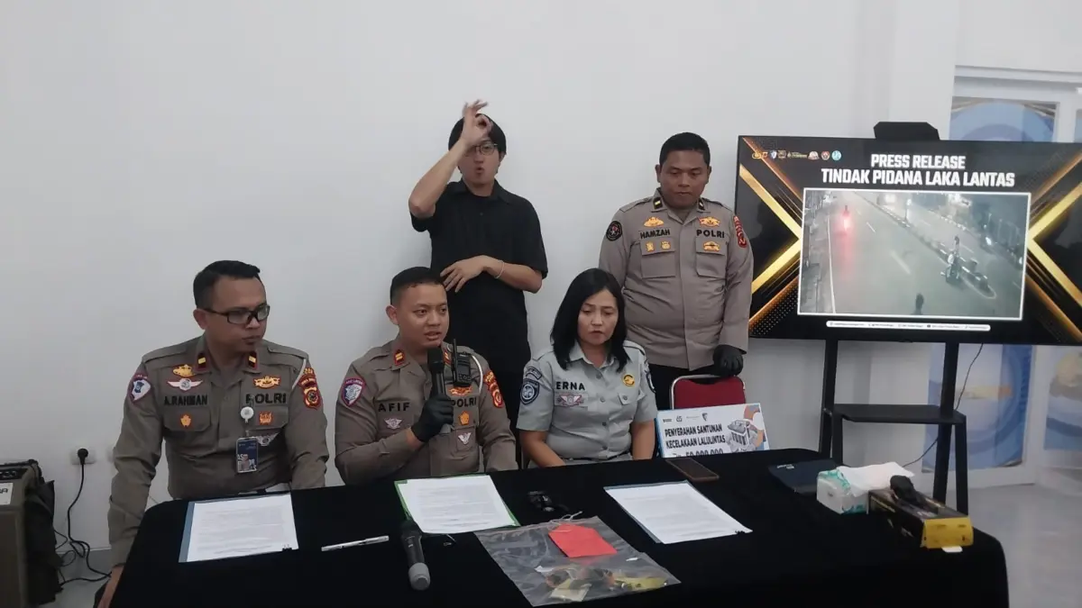 Sempat Kabur, Pemotor Lawan Arah Sebabkan Lakalantas Diamankan di Polres Bogor Sempat Kabur, Pemotor Lawan Arah Sebabkan Lakalantas Diamankan di Polres Bogor
