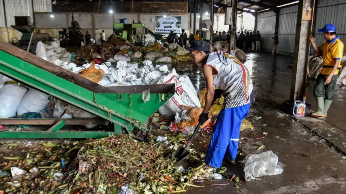 Pemkot Bandung Uji Coba Bioaktivator di TPS3R Patrakomala, Targetkan 500 Ton Sampah Tuntas di dalam Kota