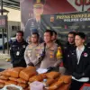 Kapolres Cimahi, AKBP Niko N Adi Putra saat Menjelaskan Ungkap Kasus Tindak Pidana Penyelendupan Satu Kuintal