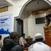 Bupati Bandung Barat, Jeje Ritchie Ismail, menyampaikan pesan motivasi dan dukungan moril kepada warga Desa Pa