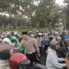 Ditlantas Polda Jabar saat laksanakan kegiatan Polantas Menyapa di Persimpangan Soekarno-Hatta