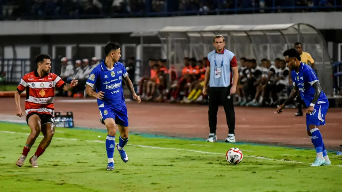 Pesta Lima Gol di GBLA: Wajah Ofensif Persib di Tangan Igor Pesta Lima Gol di GBLA: Wajah Ofensif Persib di Tangan Igor