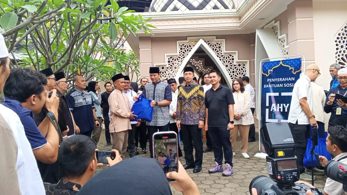 AHY Salurkan Bantuan Sembako untuk Pengurus DKM Enam Kecamatan di Kota Bogor
