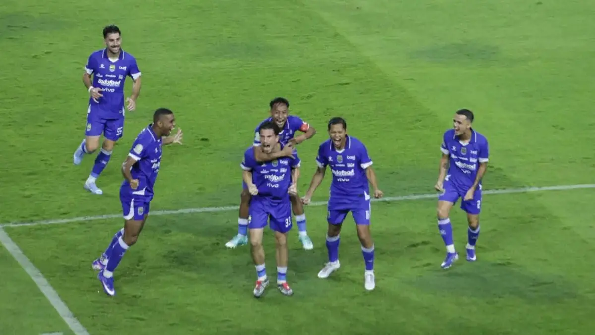 Thom Haye Jadi Tumbal Kemenangan Persib atas Malut United Skuad Persib Bandung