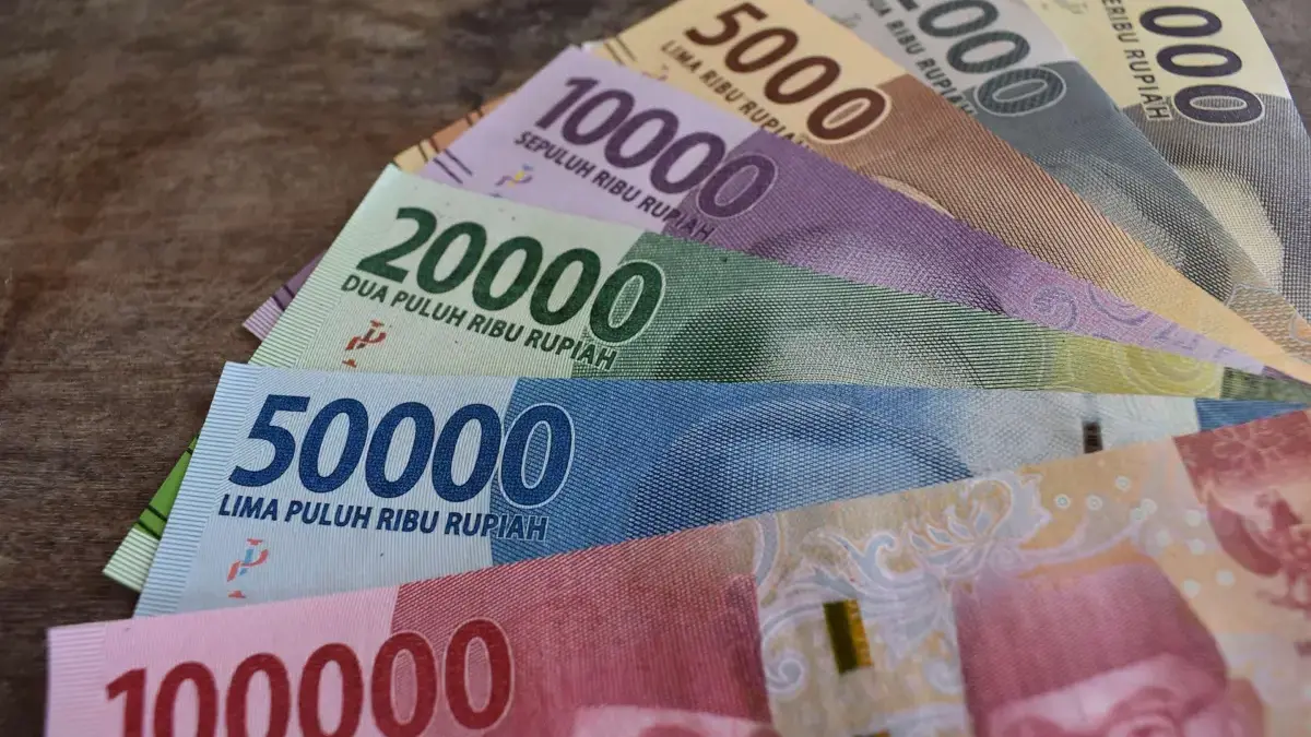 Kehabisan Kuota Tukar Uang? Ini Cara Sulap Uang Lecek Jadi "Gress" Kembali Tanpa Antre di Bank Kehabisan Kuota Tukar Uang? Ini Cara Sulap Uang Lecek Jadi \"Gress\" Kembali Tanpa Antre di Bank