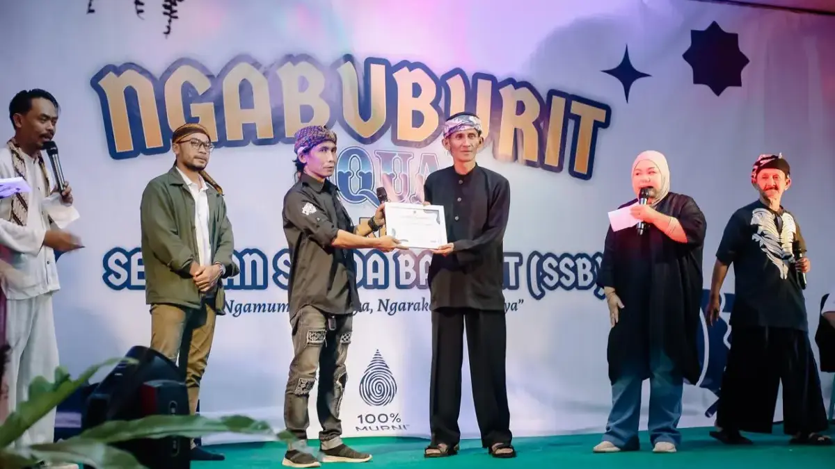 Acara Ngabuburit Bersama Warga Kampung Adat Banceuy di Subang yang diselenggarakan Seniman Sunda Bangkit (SSB)