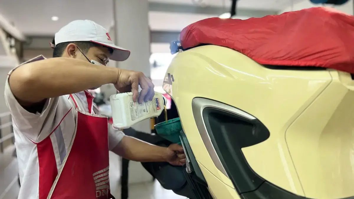 Memastikan kondisi sepeda motor dalam keadaan prima sebelum digunakan untuk perjalanan jauh sangat penting