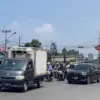 Ruas Jalan Arteri Padalarang, Kabupaten Bandung Barat mulai dipadati pemudik dari arah Cianjur. Jumat (20/3).