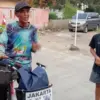 Di bawah terik matahari yang membakar aspal jalur Pantura, sosok Waskum sempat menjadi potret yang menggetarka