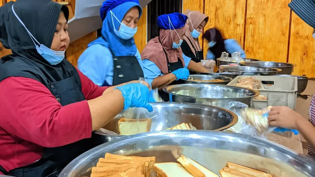 Harapan akan generasi emas melalui program Makan Bergizi Gratis ( MBG ) mendadak berubah menjadi mimpi buruk d