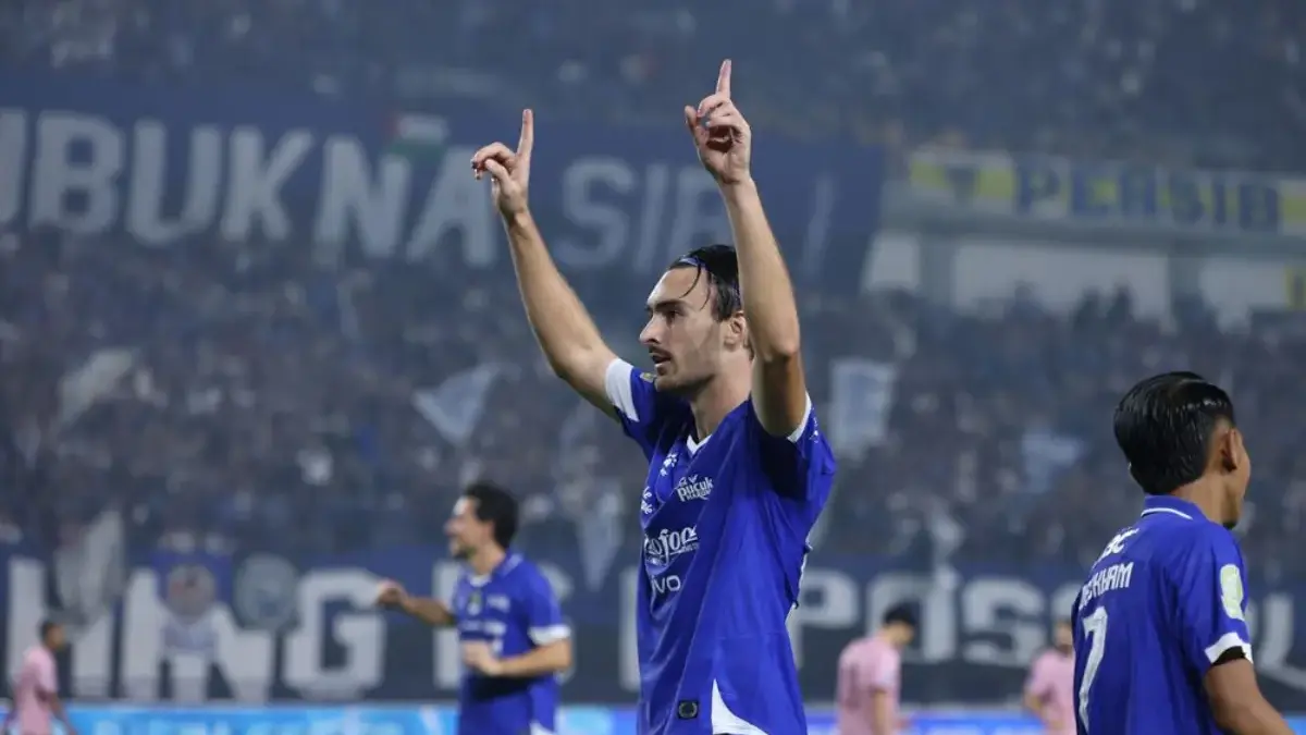 Hasil Super League Persib vs Persik 3-0: Maung Bandung Tatap Rekor Mini Invicible Striker Persib Bandung, Andrew Jung, saat laga versus Persik Kediri.