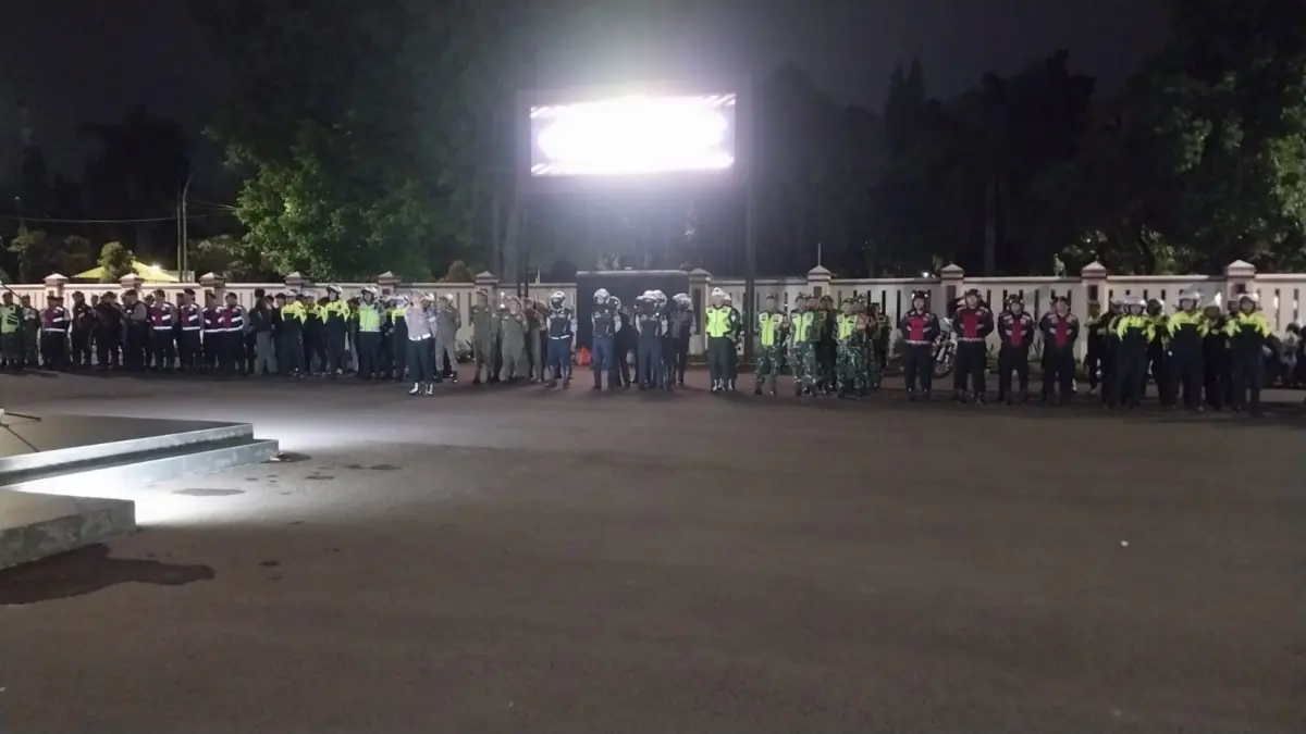 Patroli Gabungan Skala Besar di Bogor, Warga Kepergok Minum Ciu hingga Beri Imbauan Komunitas Motor