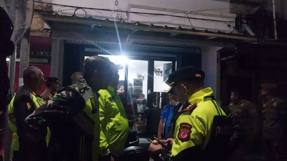 Gelar Patroli Gabungan, Polres Bogor Sita 124 Miras di Terminal Cibinong