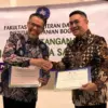 Dekan Fakultas Kedokteran dan Gizi IPB University, Dr. dr. Ivan Rizal Sini, GDRM, MMIS, FRANZCOG, SpOG _(dari