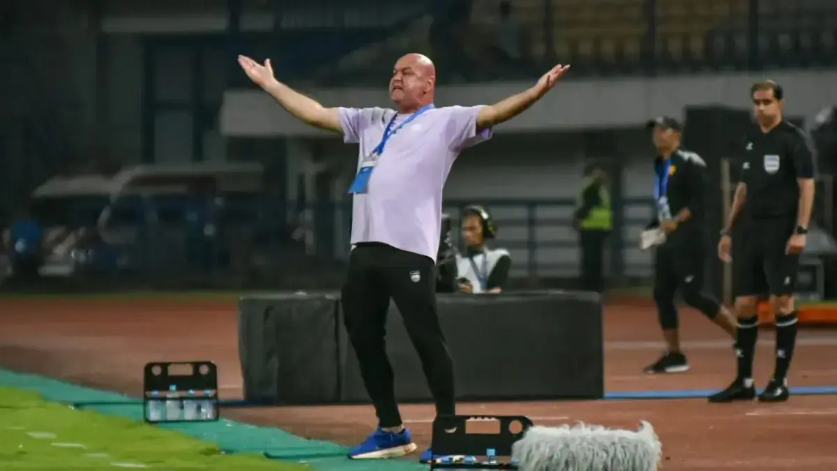 Jelang Lawan Persik, Pelatih Persib Bojan Hodak Jujur-jujuran Punya Masalah Krusial Pelatih Persib Bandung Bojan Hodak.