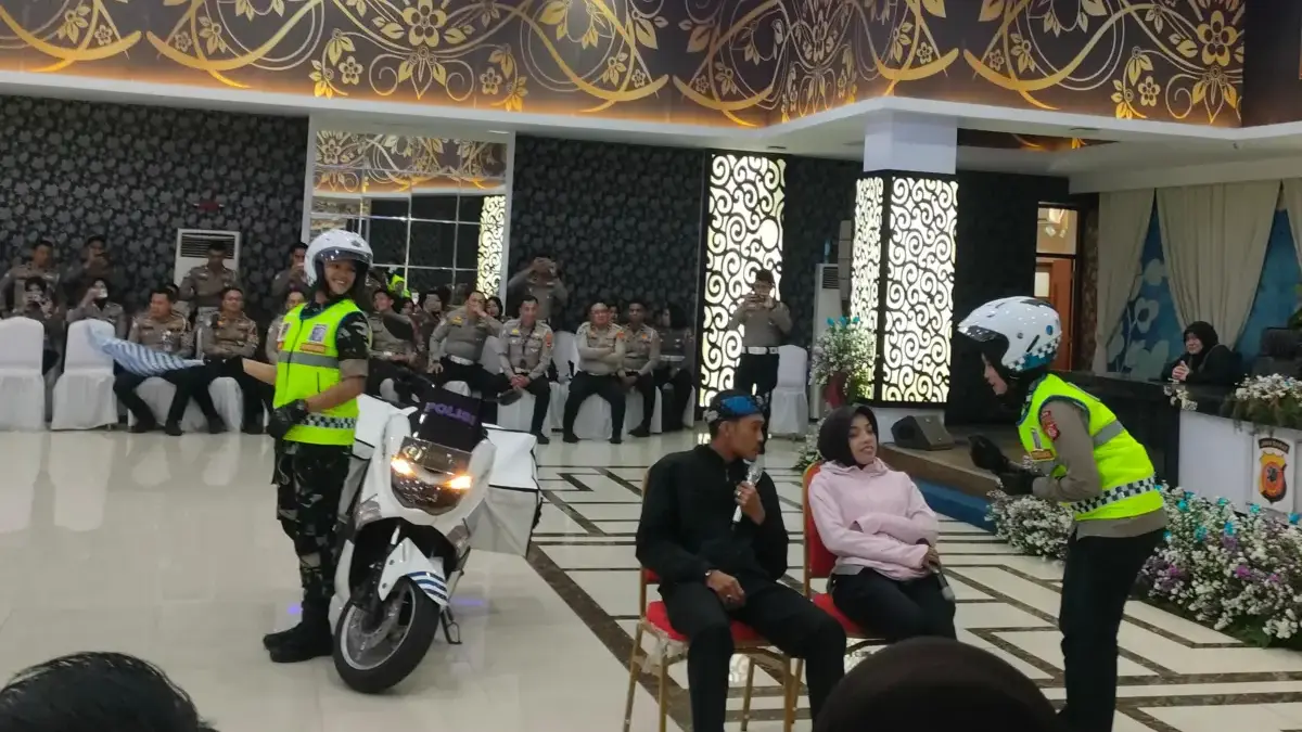 Tim Urai, Ditlantas Polda Jabar akan Kerahkan Puluhan Motor Senyum di Sejumlah Titik Rawan Kemacetan Tim Urai, Ditlantas Polda Jabar akan Kerahkan Puluhan Motor Senyum di Sejumlah Titik Rawan Kemacetan
