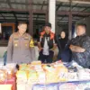 Kapolres Cimahi, AKBP Niko N Adi Putra saat Meninjau Gerakan Pangan Murah (GPM) di Mapolres Cimahi (Mong)