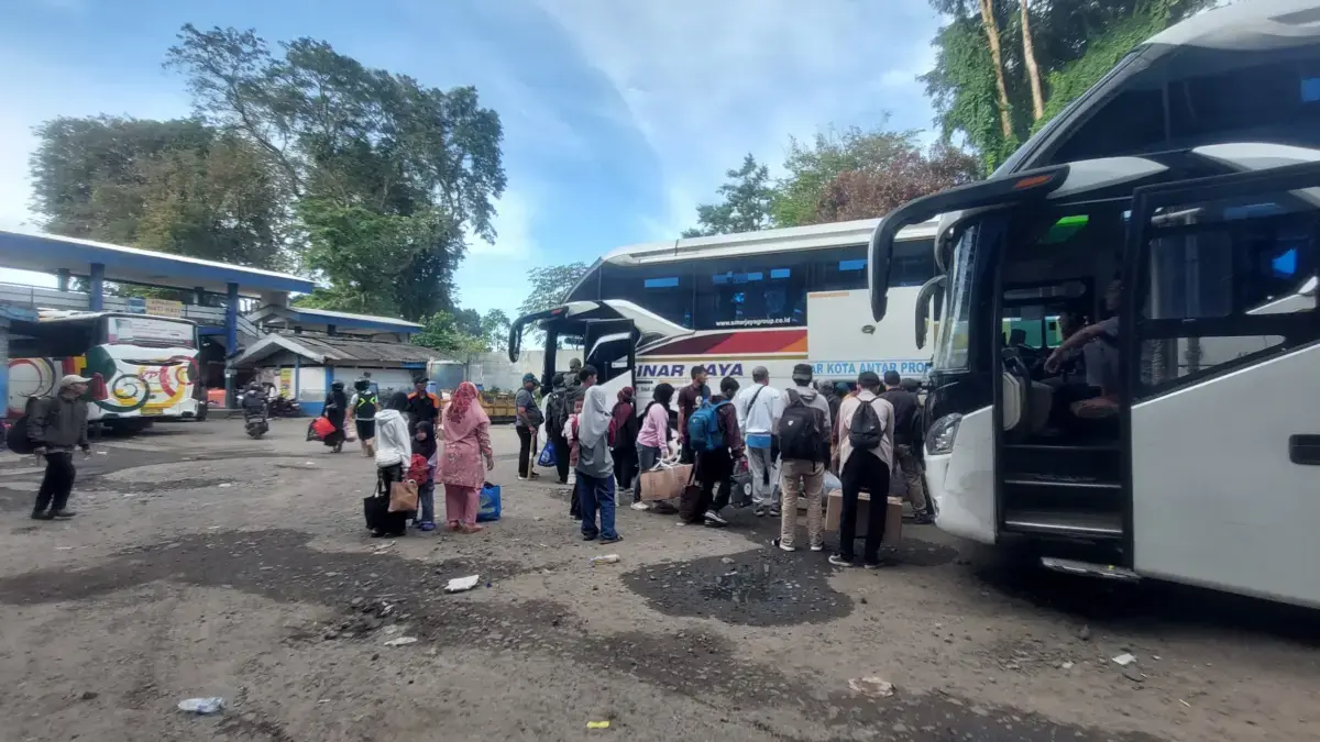 H-2 Lebaran, Terminal Baranangsiang Bogor Mulai Dipadati Pemudik H-2 Lebaran, Terminal Baranangsiang Bogor Dipadati Pemudik