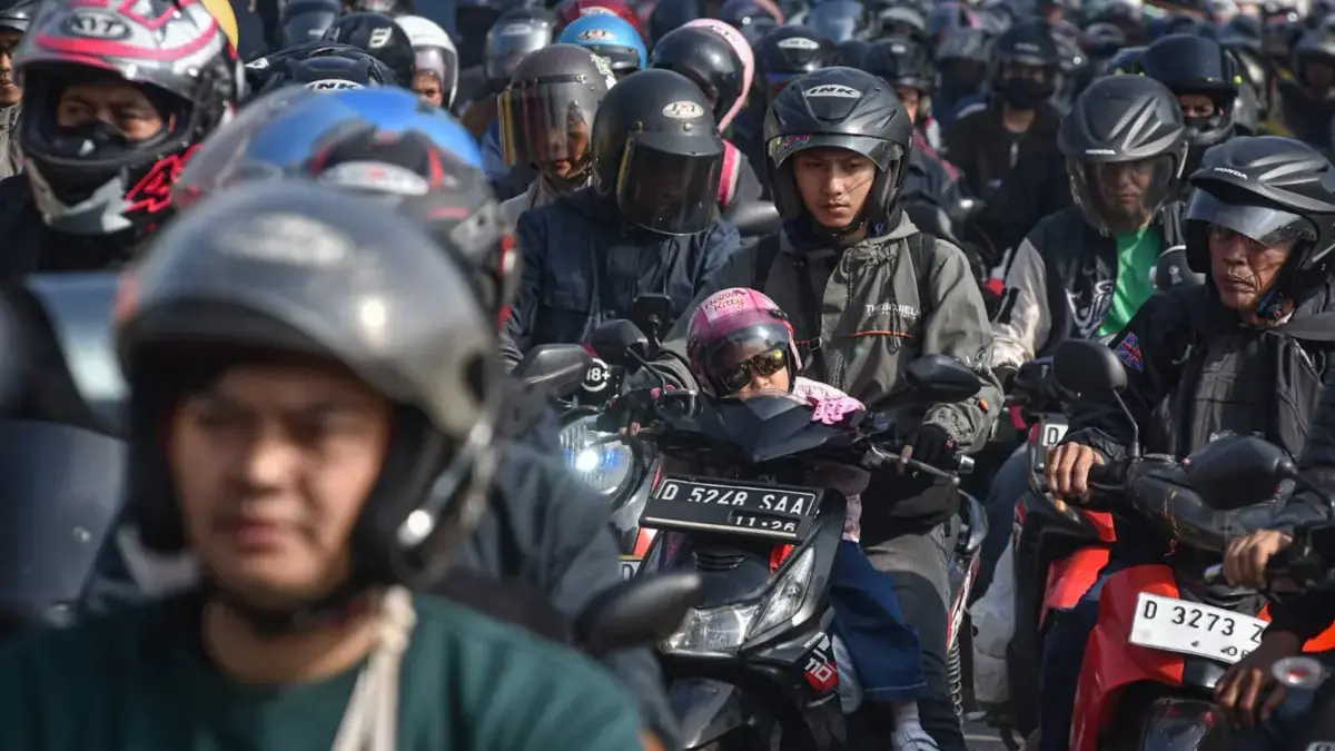 Menembus Macet dan Panas H-2 Lebaran, Cerita Pemudik Motor Menjaga Rindu Tetap Hidup Menembus Macet dan Panas H-2 Lebaran, Cerita Pemudik Motor Menjaga Rindu Tetap Hidup
