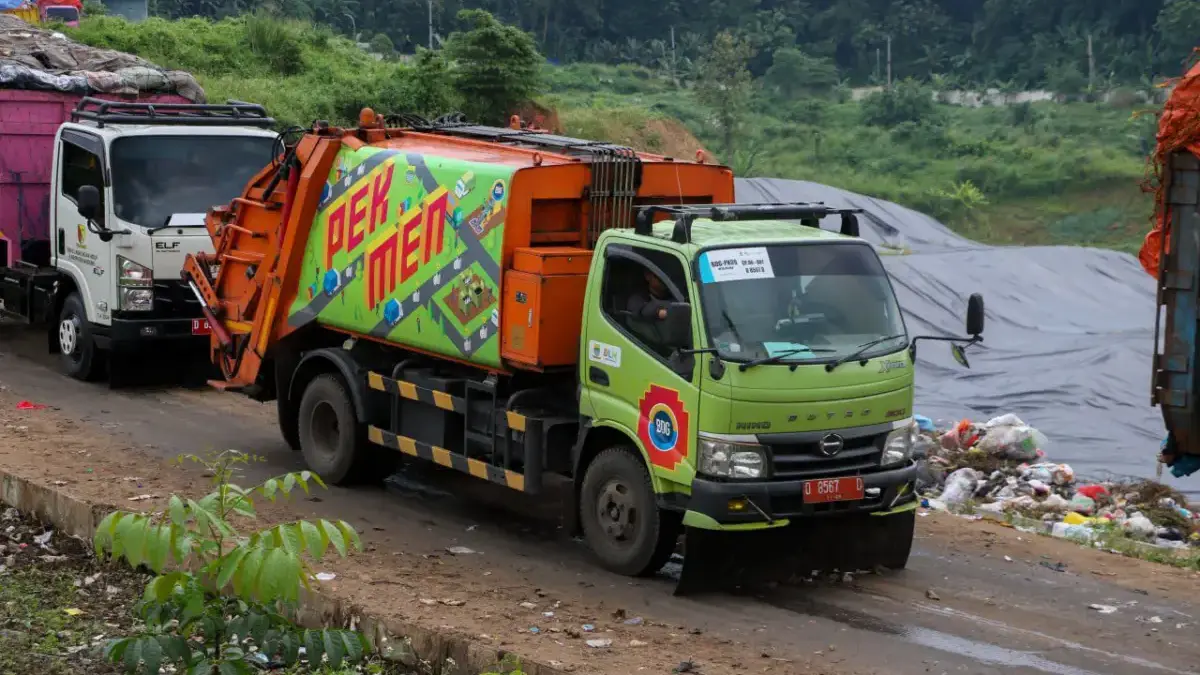 Pengangkutan ke TPA Sarimukti Kembali Berjalan, Penanganan Sampah Berangsur Normal