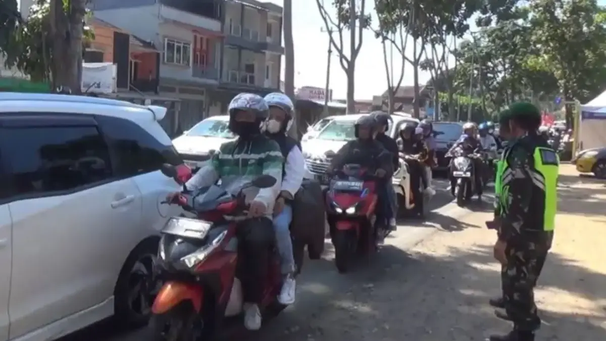 H+2 Lebaran Arus Lalu Lintas di Kawasan Wisata Bandung Selatan Meningkat H+2 Lebaran Arus Lalu Lintas di Kawasan Wisata Bandung Selatan Meningkat