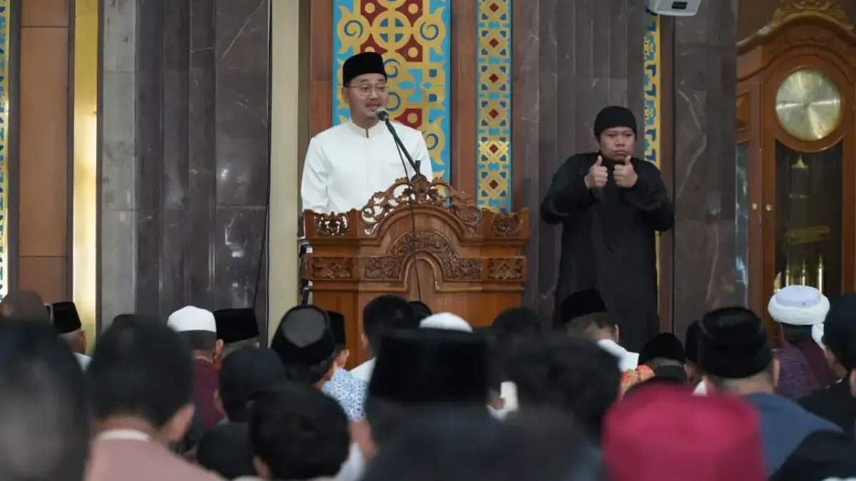 Penerjemah Bahasa Isyarat Dihadirkan di Salat Id Cimahi? Ini Penjelasannya Penerjemah Bahasa Isyarat Dihadirkan di Salat Id Cimahi? Ini Penjelasannya