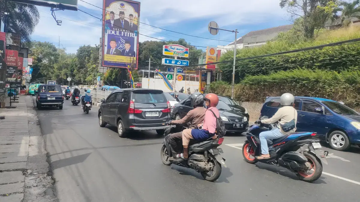 H+3 Lebaran 2026, Jalur Menuju Kawasan Wisata Lembang Masih Dipadati Kendaraaan H+3 Lebaran 2026, Jalur Menuju Kawasan Wisata Lembang Masih Dipadati Kendaraaan