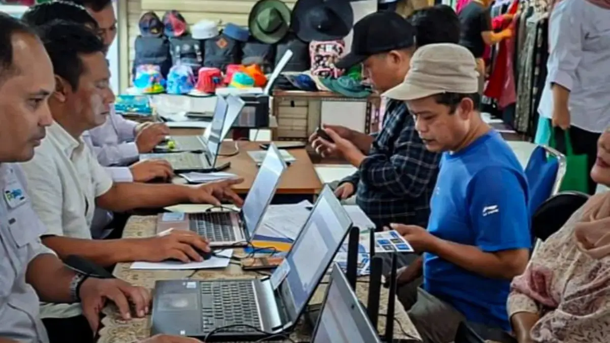 Pemerintah Pangkas Birokrasi, Perizinan Usaha Mikro Kini Lebih Cepat Pemerintah Pangkas Birokrasi, Perizinan Usaha Mikro Kini Lebih Cepat