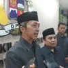 Wali Kota Bogor Dedie A. Rachim (kiri) bersama Ketua DPRD Kota Bogor Adityawarman (kana)
