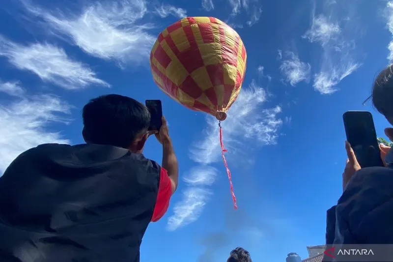 Tradisi Ngapungkeun Balon di Garut Jadi Daya Tarik Wisata Lebaran – jabarekspres.com