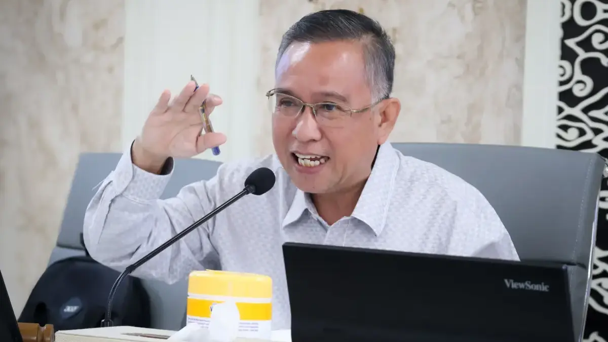 DPRD Jabar Ancam Amputasi BUMD Merugi demi Selamatkan APBD dan Genjot PAD Komisi III DPRD Jabar menegaskan komitmennya untuk melakukan evaluasi radikal terhadap sejumlah Badan Usaha Mi