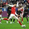 Kai Havertz eksekusi penalti dalam pertandingan Leverkusen vs Arsenal.