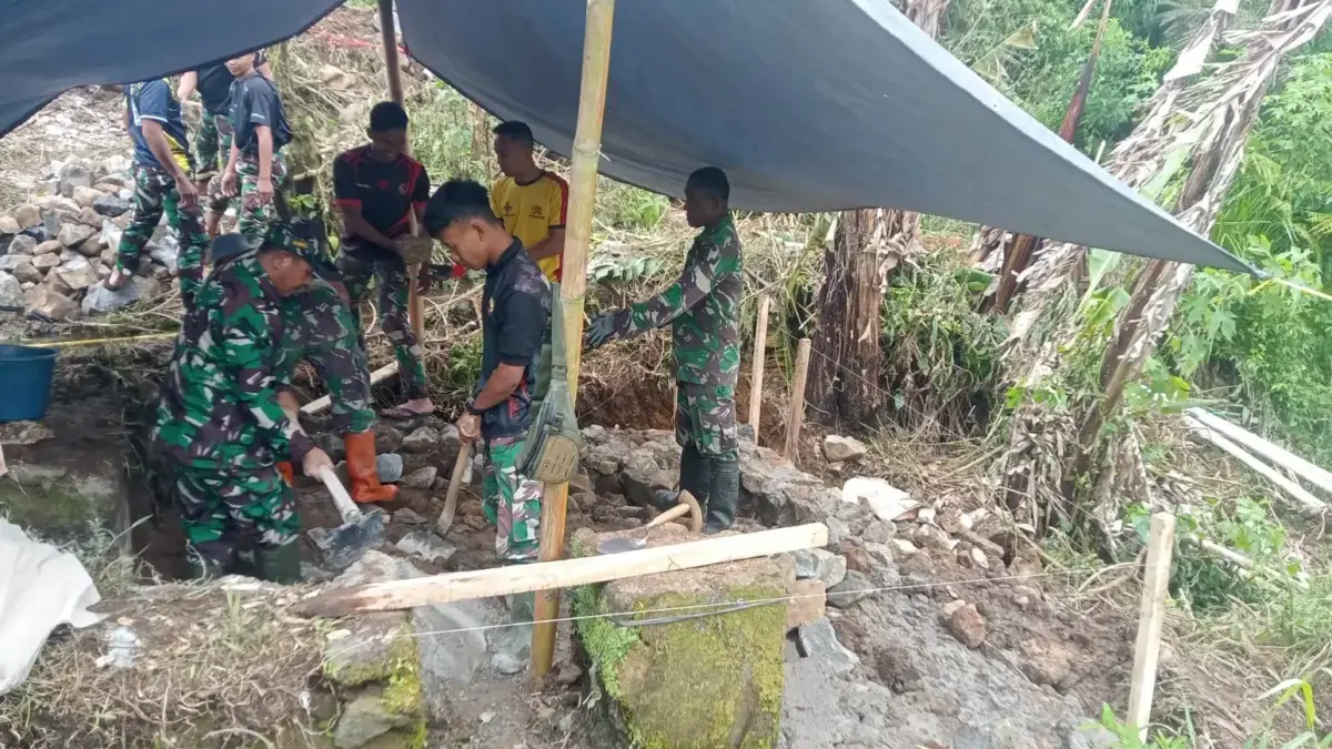 TNI-Rakyat Bangun Bak Air Bersih di Kabupaten Bandung air bersih