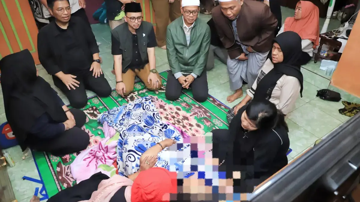 Bupati Bandung Takziah ke Rumah Korban Tewas Ambruknya Plafon Blok 3 Pasar Sehat Soreang