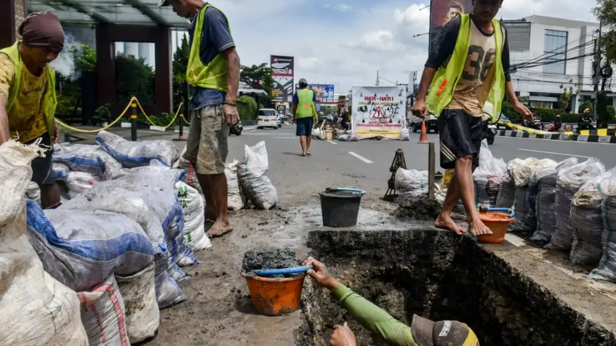 Ultimatum Proyek Galian Kabel di Bandung, Farhan: 5 Maret Semua Harus Beres! Umltimatum Proyek Galian Kabel di Bandung, Farhan: 5 Maret Harus Harus Beres!